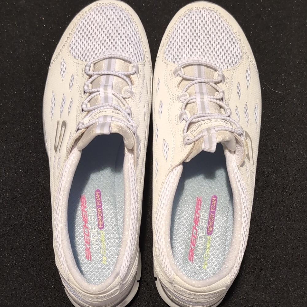 Skechers Women's White Mesh Sneakers